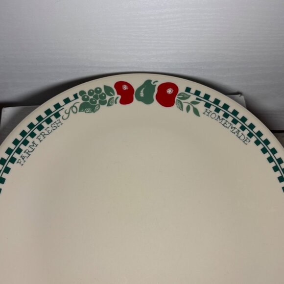 Corelle by Corning Dinner Plates Farm Fresh 10.25" Red & Green Fruit Design USA - Picture 4 of 7